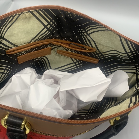 London Fog Zipper closure shoulder bag - Picture 4 of 8